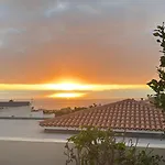 Ellen View A Heated Pool Luxury Вілла Адехе