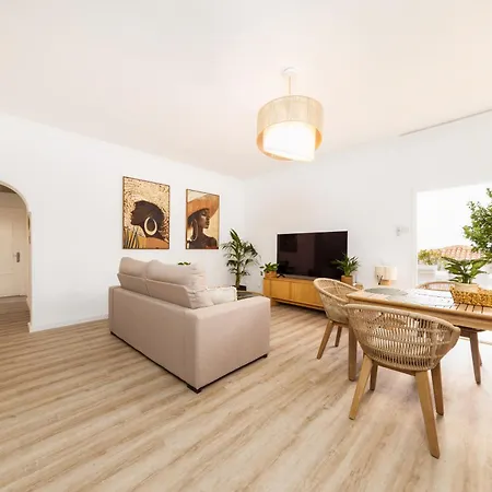 Вилла Ellen View A Heated Pool Luxury Адехе