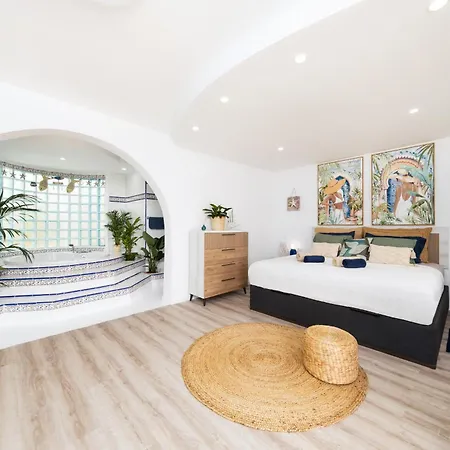 Вилла Ellen View A Heated Pool Luxury Адехе