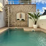 Ellen View A Heated Pool Luxury * アデヘ