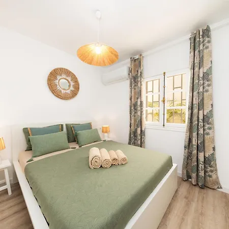 Ellen View A Heated Pool Luxury * 阿德耶