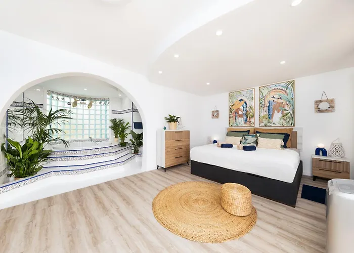 Вілла Ellen View A Heated Pool Luxury Адехе