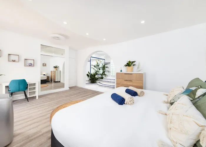 Ellen View A Heated Pool Luxury Вілла