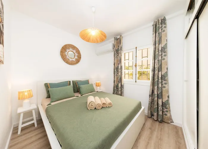 Ellen View A Heated Pool Luxury * Адехе